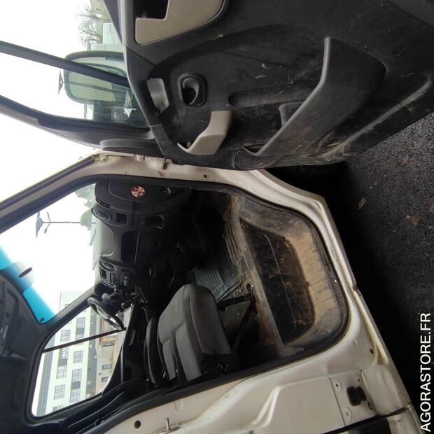 2013 رينو Master-46227468