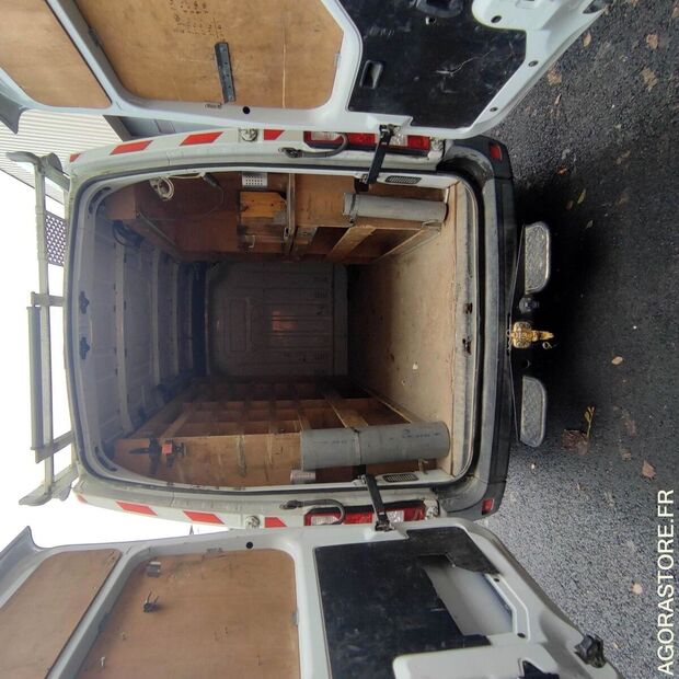 2013 رينو Master-46227471