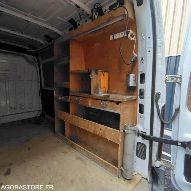 2013 رينو Master-46227472