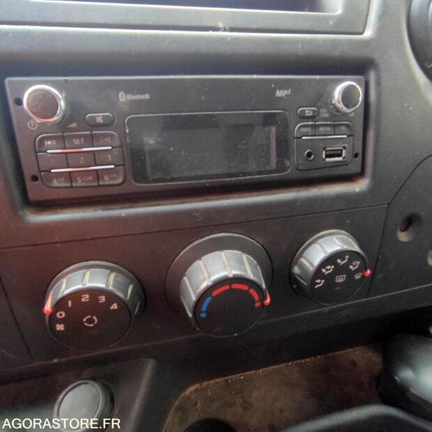 2013 رينو Master-46227476