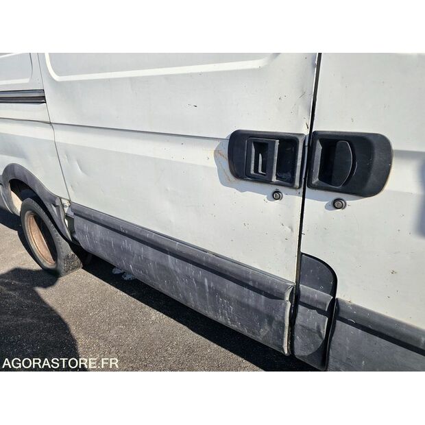 2005 Iveco 35C12-46227714