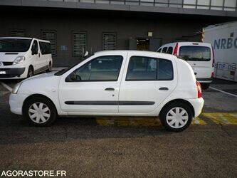 2010-renault-clio-1436218-46227786