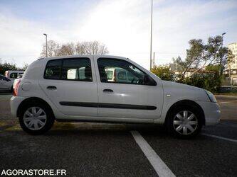 2010-renault-clio-1436218-46227788