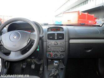 2010-renault-clio-1436218-46227790