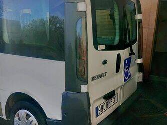 2004-renault-trafic-1436230-46227948