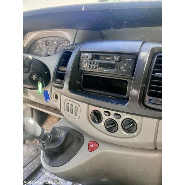 2004 Renault Trafic-46227951