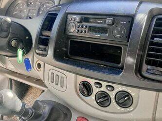 2004-renault-trafic-1436230-46227951