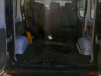 2004-renault-trafic-1436230-46227957