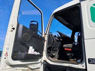 2001-volvo-fh12-1436236-46228043