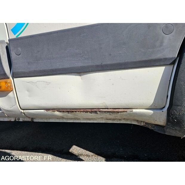 2006 Iveco 35C12-46228100