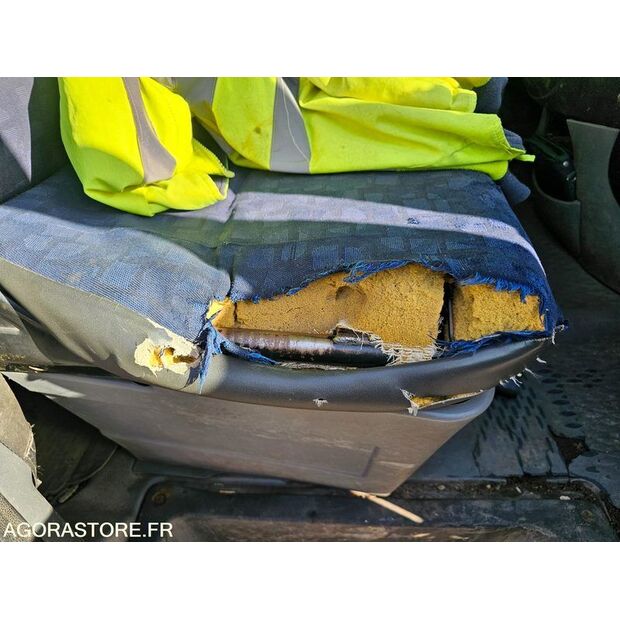 2006 Iveco 35C12-46228101