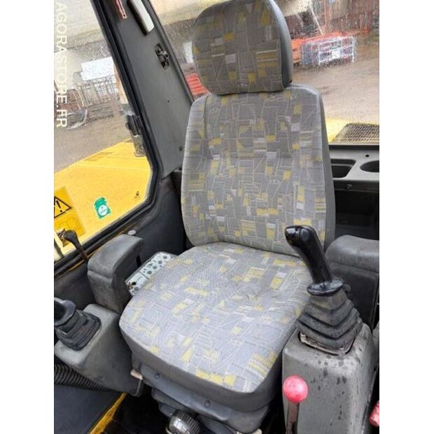 2006 كوماتسو PC110-46228247