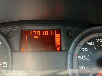 2009-renault-clio-1436256-46228400