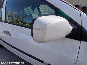2009-renault-clio-1436256-46228401