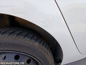 2009-renault-clio-1436256-46228402