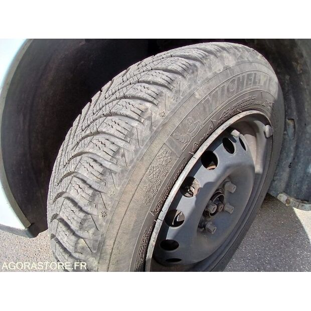 2009 Renault Clio-46228403