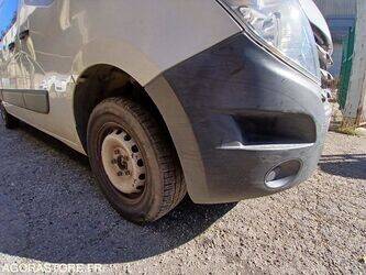 2012-renault-master-1436260-46228462