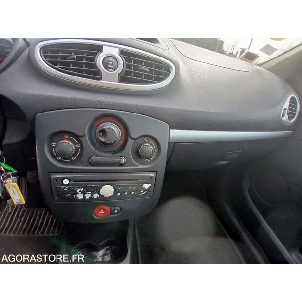 2010 Renault Clio-46228492