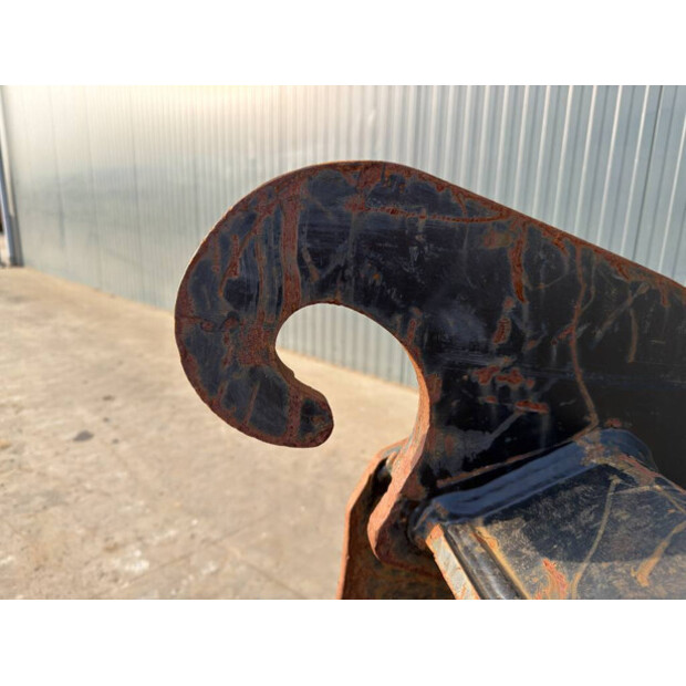 2015 فيراكتيرت CW20-46230256