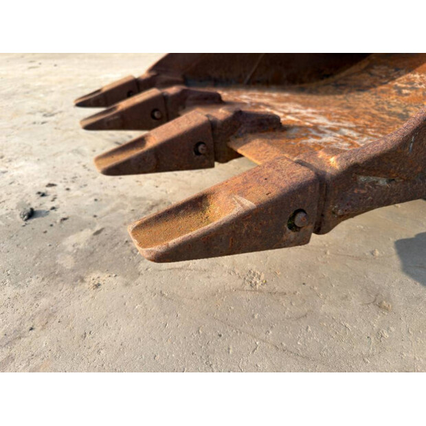 2015 فيراكتيرت CW20-46230260