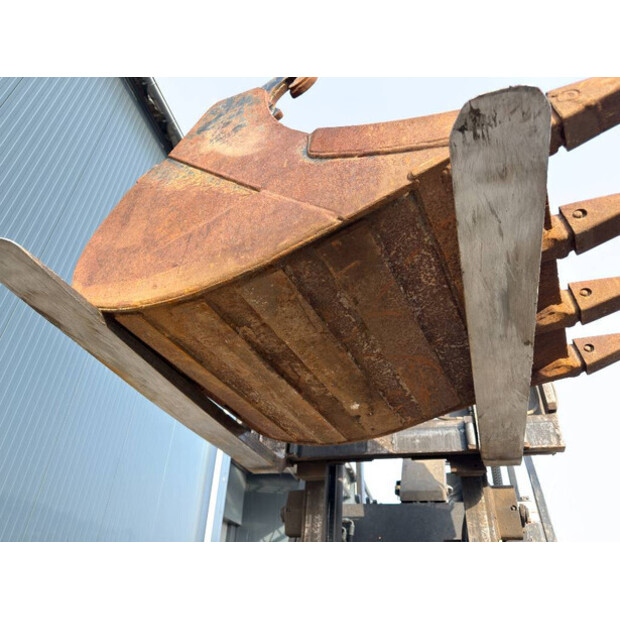 2015 فيراكتيرت CW20-46230261