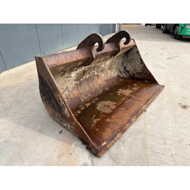 2011 فيراكتيرت CW40-46230270