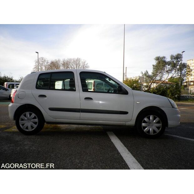 2010 Renault Clio-46244168
