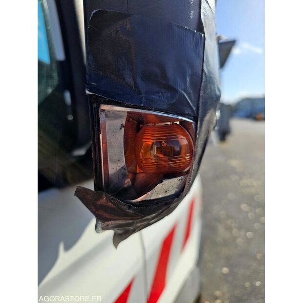 2007 Iveco 35C12-46244352