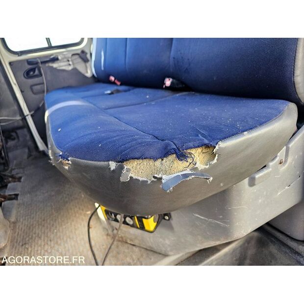 2007 Iveco 35C12-46244408