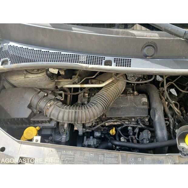 2015 رينو Master-46244673