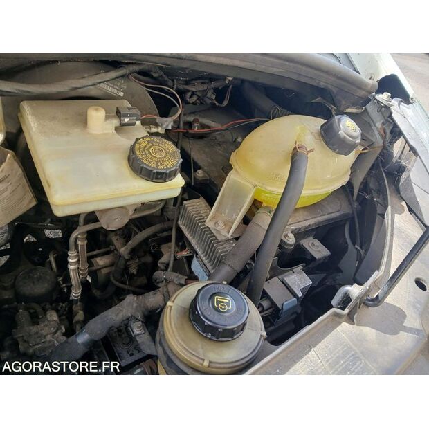 2015 رينو Master-46244675