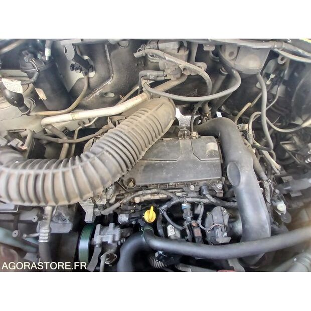 2015 رينو Master-46244677