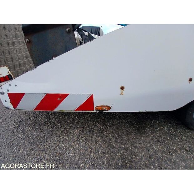 2015 رينو Master-46244683