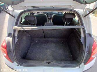 2009-renault-clio-1436256-46244743