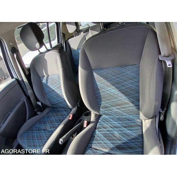 2009 Renault Clio-46244748