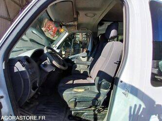 2012-renault-master-1436260-46244792