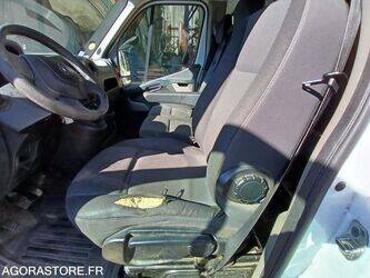 2012-renault-master-1436260-46244794