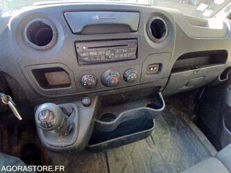 2012-renault-master-1436260-46244800