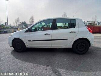 2010-renault-clio-1436262-46244835