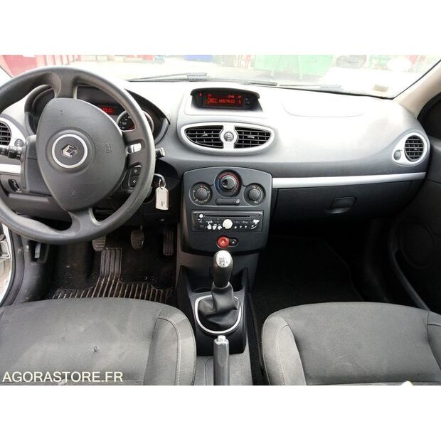 2010 Renault Clio-46244855