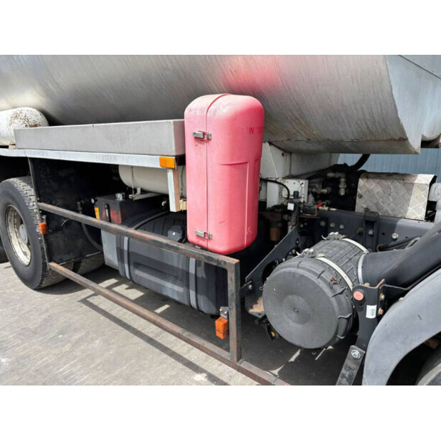 2000 رينو Rincheval-46245996