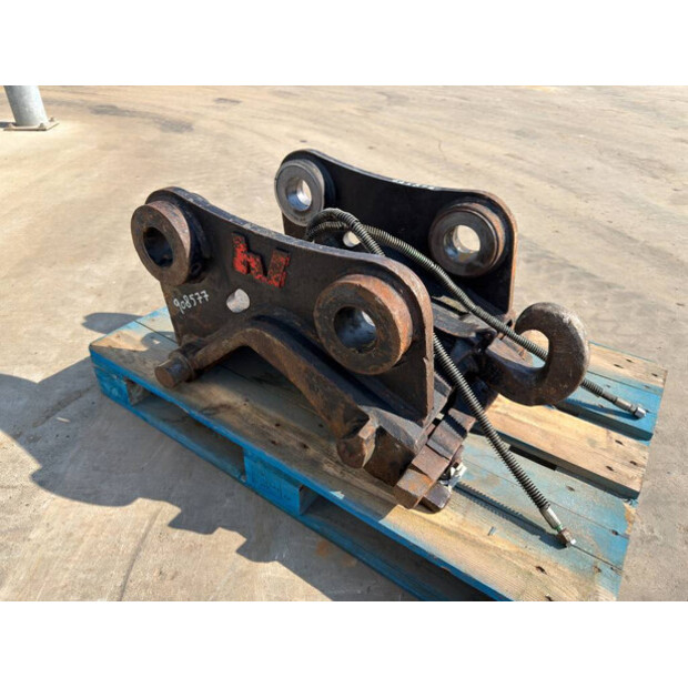 2008 فيراكتيرت CW40-46246614