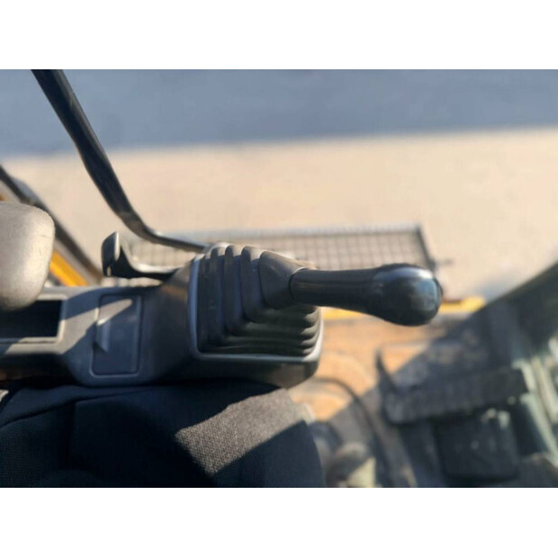 2007 Caterpillar 320DL-46247378