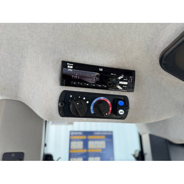 2016 Caterpillar 963K-46248104