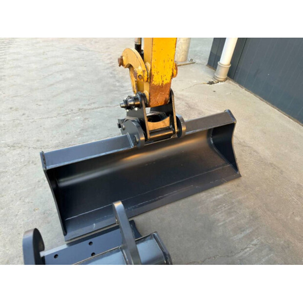 2021 Caterpillar 301.8-46248329