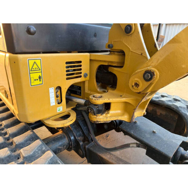 2021 Caterpillar 301.8-46248334