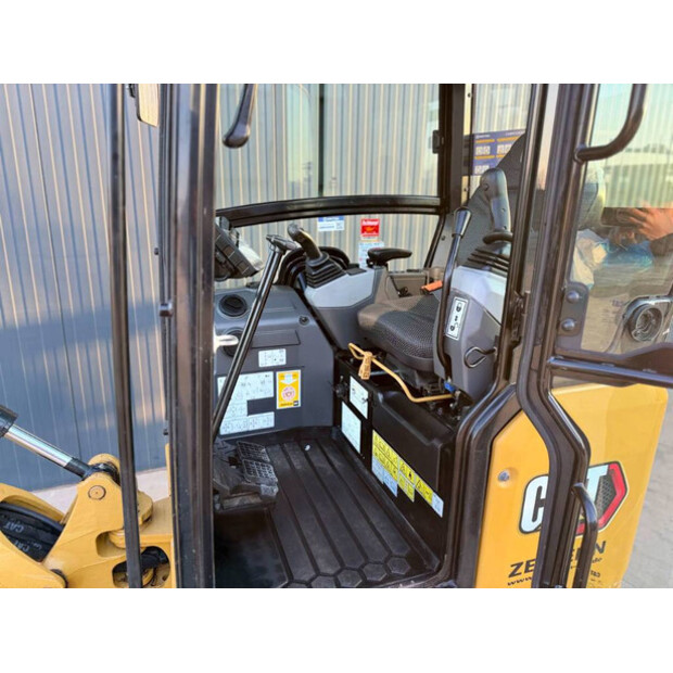 2021 Caterpillar 301.8-46248343