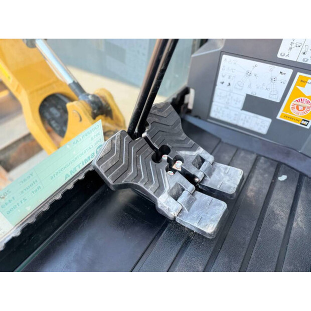 2021 Caterpillar 301.8-46248345