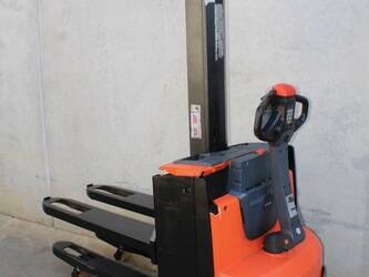 صورة ل رافع منصات للمشاة 2019 بي تي SWE 080 L للبيع في الإمارات العربيّة المتّحدة