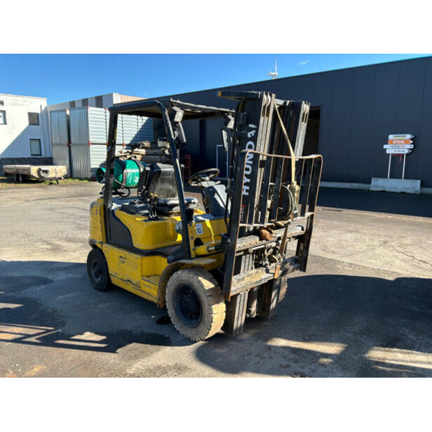 2010 Hyundai 25L-7-46264369